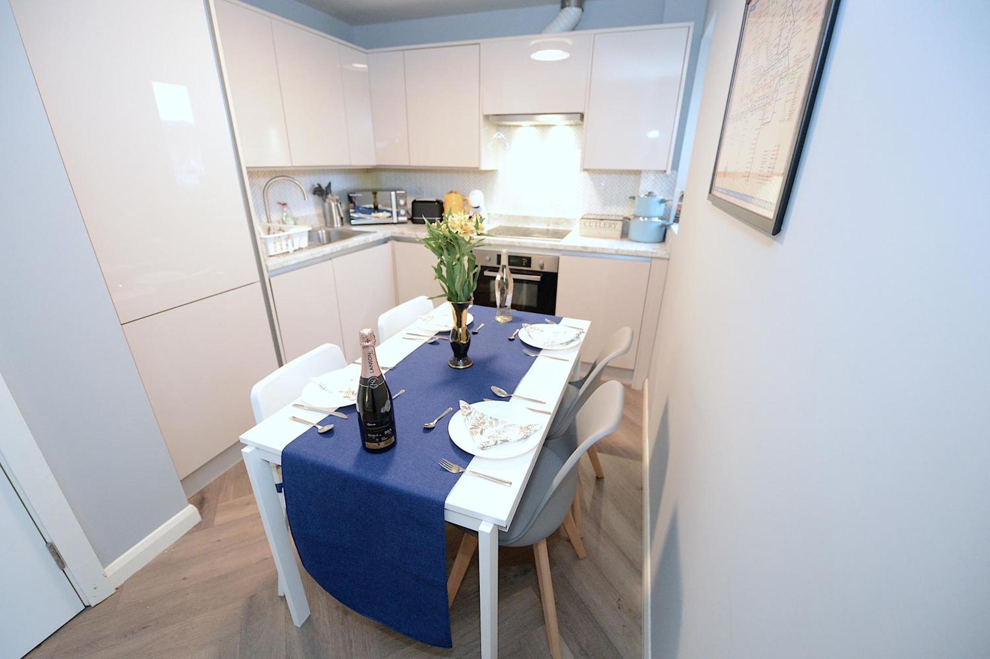 2 Bed Terraced Flat Piccadilly Line Daire Londra Dış mekan fotoğraf