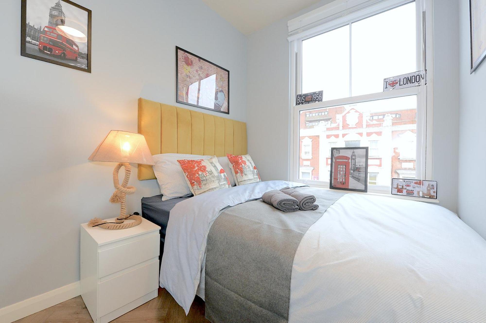 2 Bed Terraced Flat Piccadilly Line Daire Londra Dış mekan fotoğraf