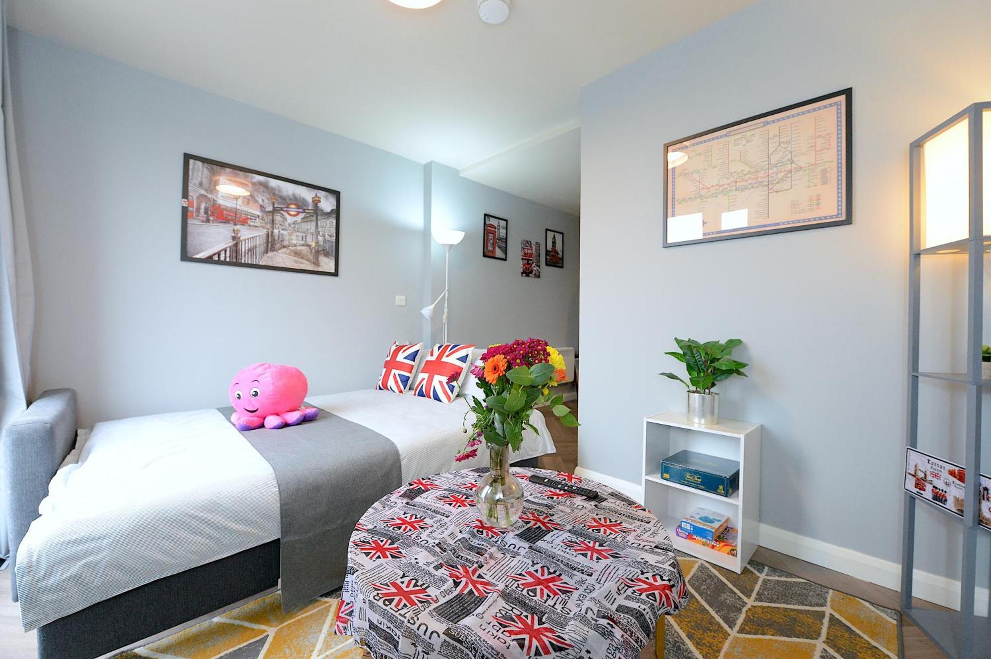 2 Bed Terraced Flat Piccadilly Line Daire Londra Dış mekan fotoğraf