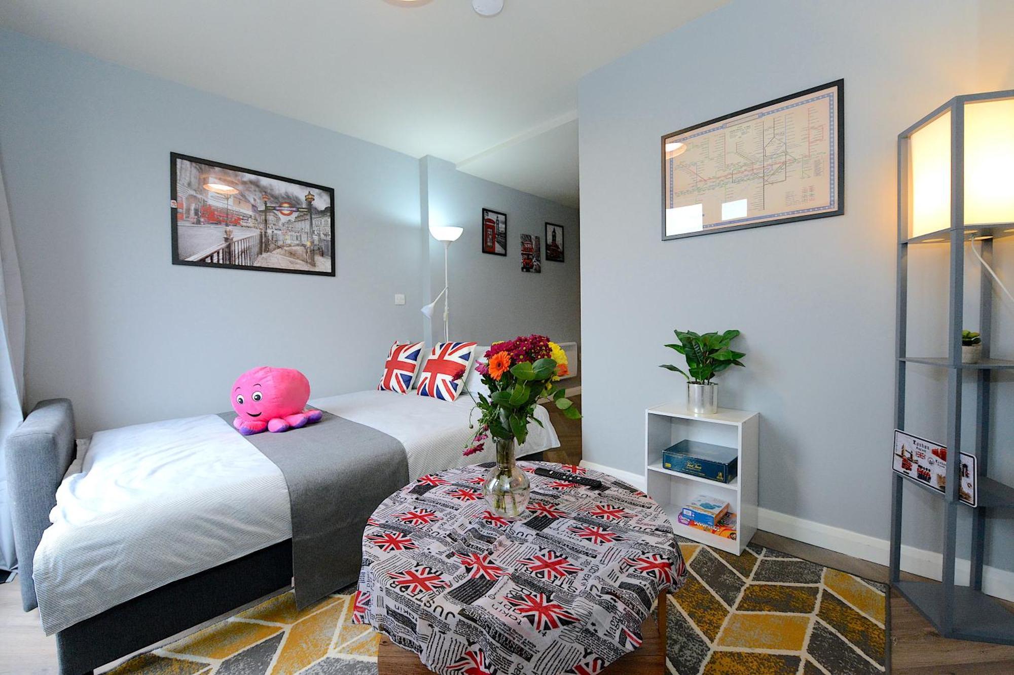 2 Bed Terraced Flat Piccadilly Line Daire Londra Dış mekan fotoğraf