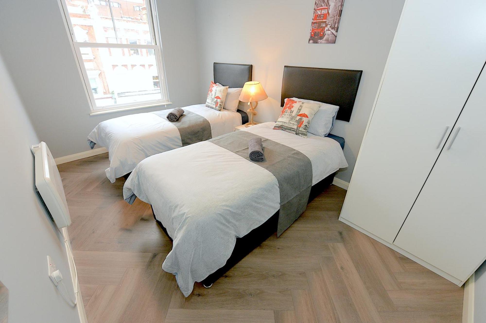 2 Bed Terraced Flat Piccadilly Line Daire Londra Dış mekan fotoğraf