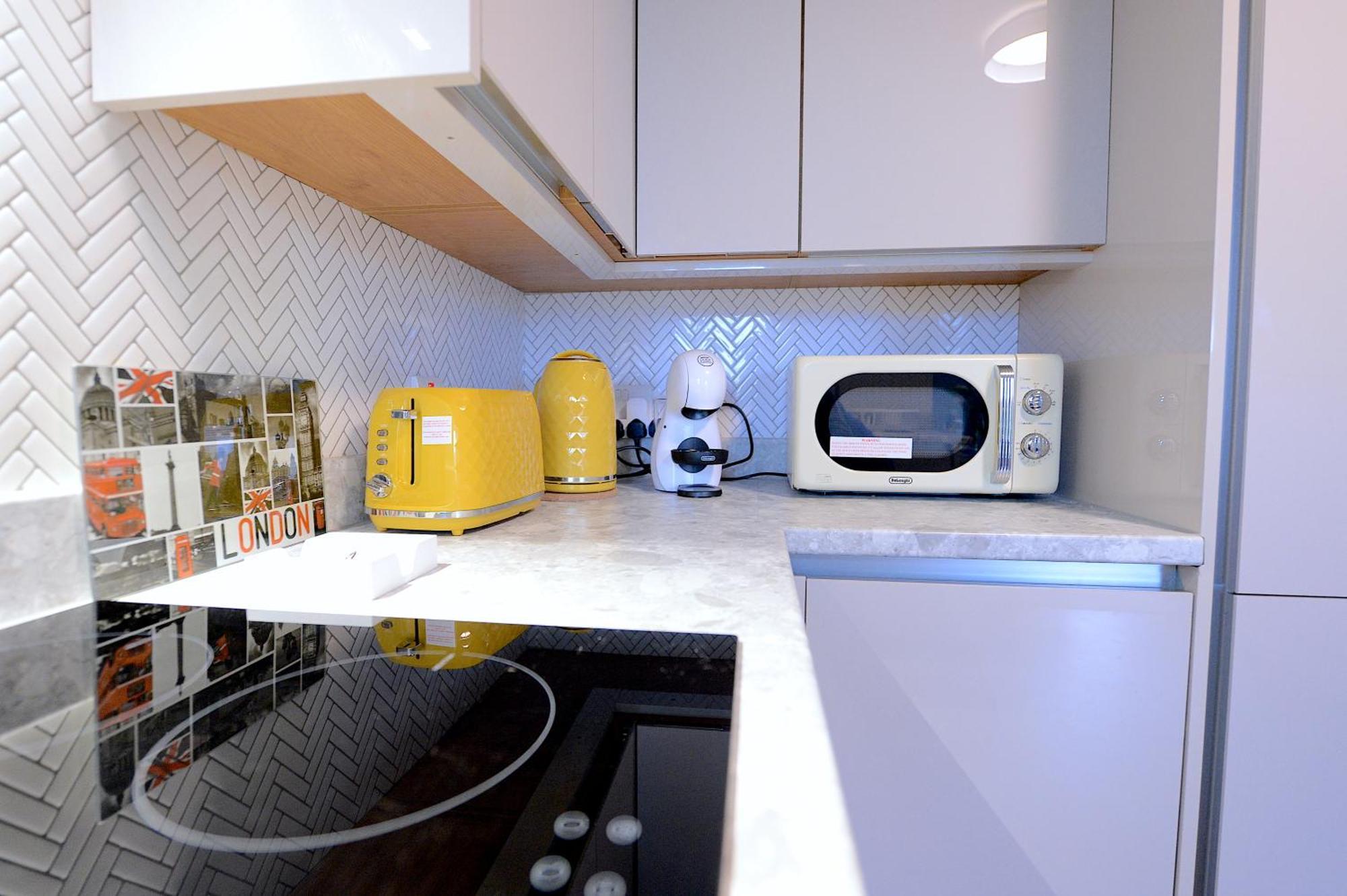 2 Bed Terraced Flat Piccadilly Line Daire Londra Dış mekan fotoğraf