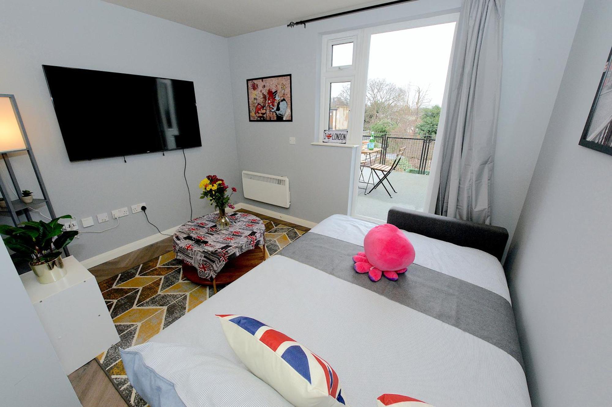 2 Bed Terraced Flat Piccadilly Line Daire Londra Dış mekan fotoğraf